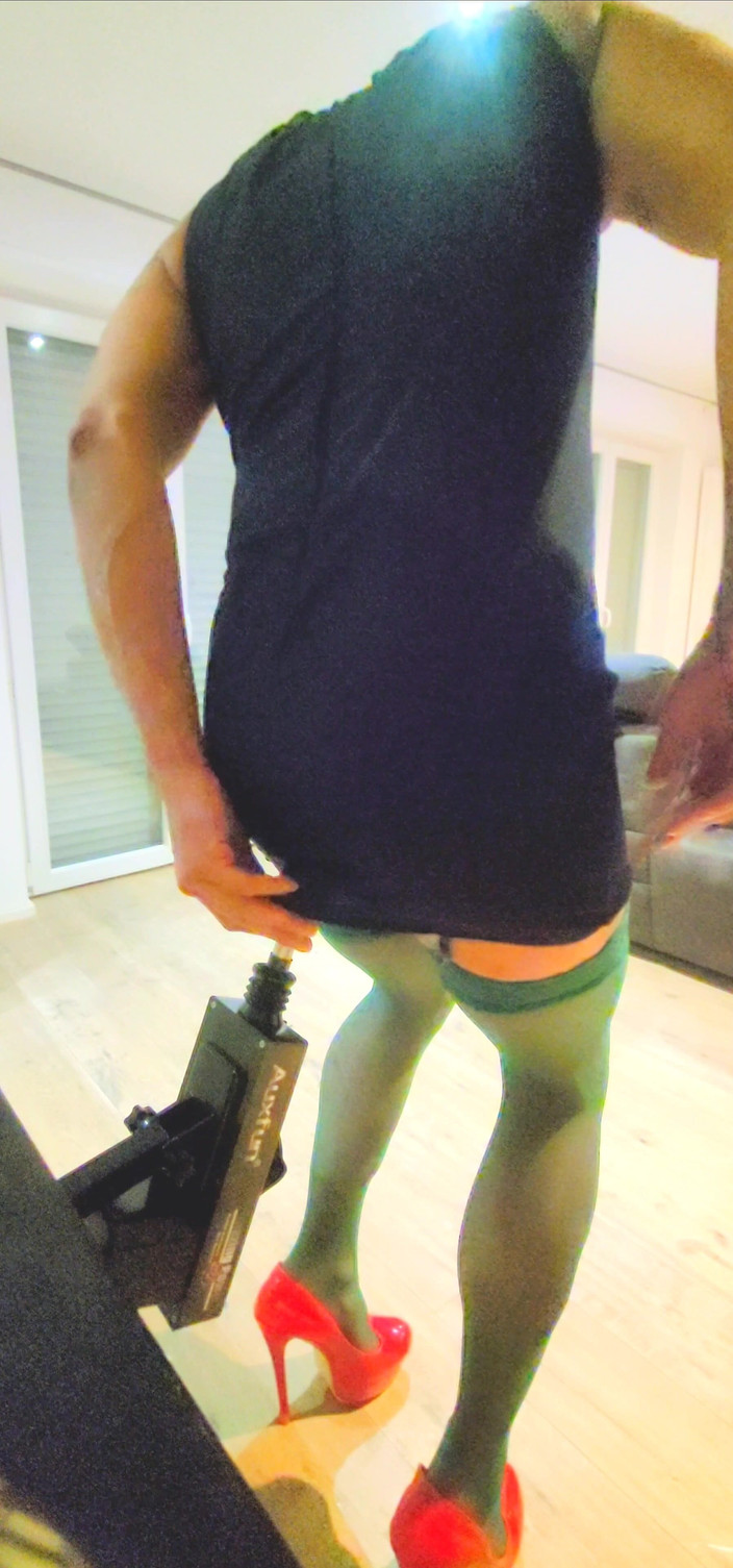 analmoni: Analmoni scopa la macchina in piedi