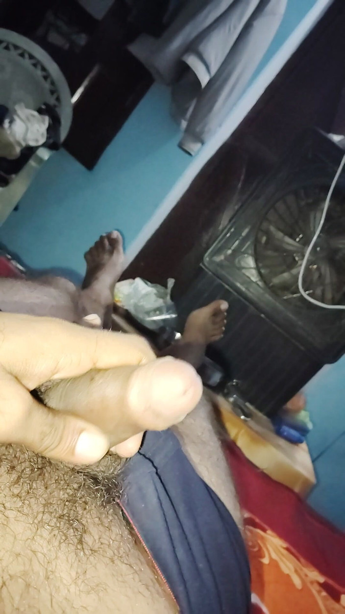 Xxxboyengi: Гаряча дезі хлопець мастурбує