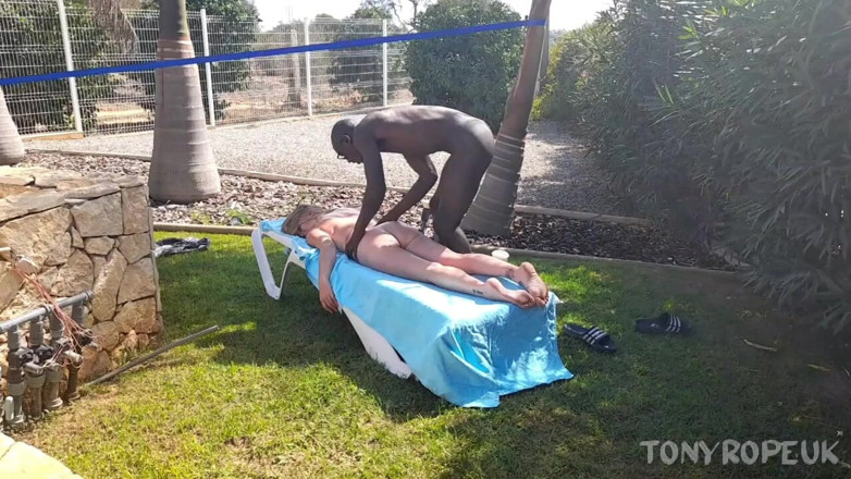 Tony Rope: Masajul senzual cu neagră iii - Mackenzie Page