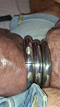 Nacktes Monster