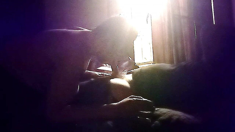 Tetto Michel: 隣人の息子がこっそりオーラルセックスのために私のところに来ます