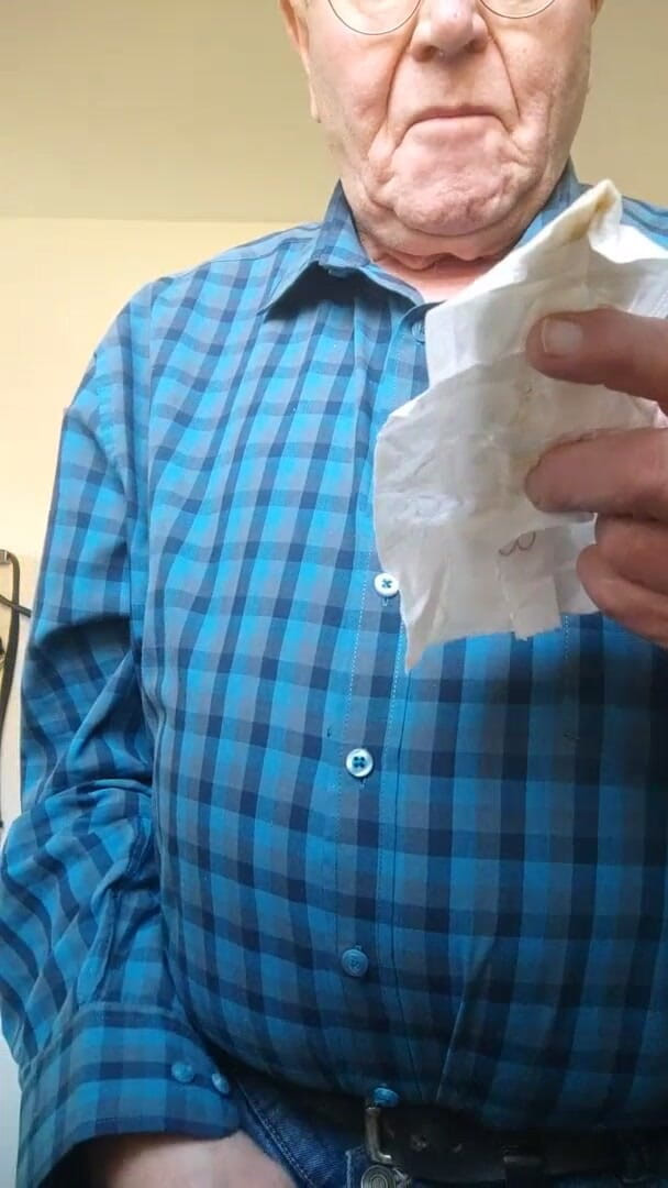 Karlchengeil: Eu mastigo seu protetor de calcinha usado!