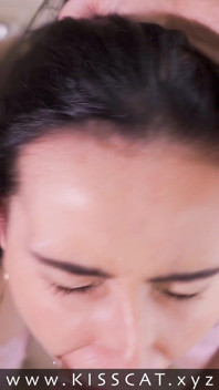 Buena chica estará sucia después de una mamada descuidada