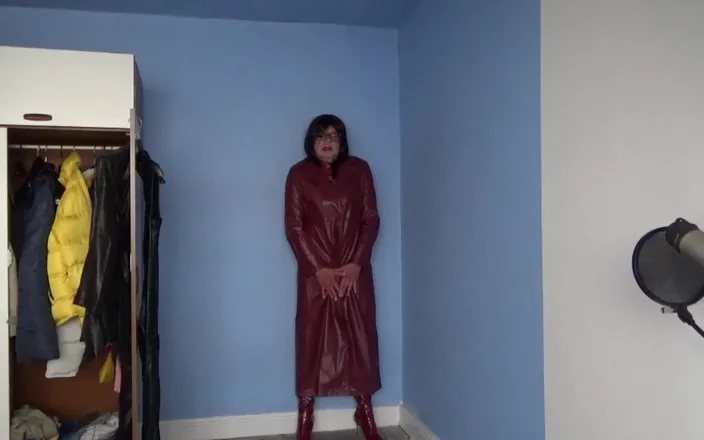 Leather Kirsten: Compilation of New Outfits