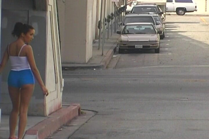 THAGSON RETRO: Гарячу брюнетку жорстко трахають у підвалі