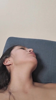 Mengongkek hotwife Chile panas di hadapan suami cuckoldnya