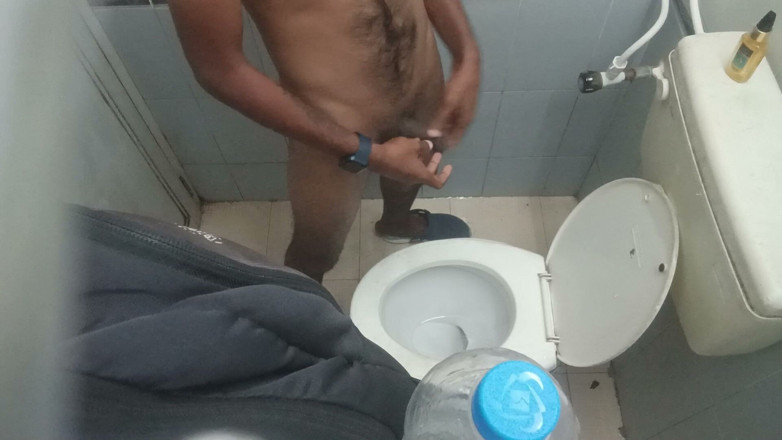 Rake: Self Satisfaction at Toilet Room