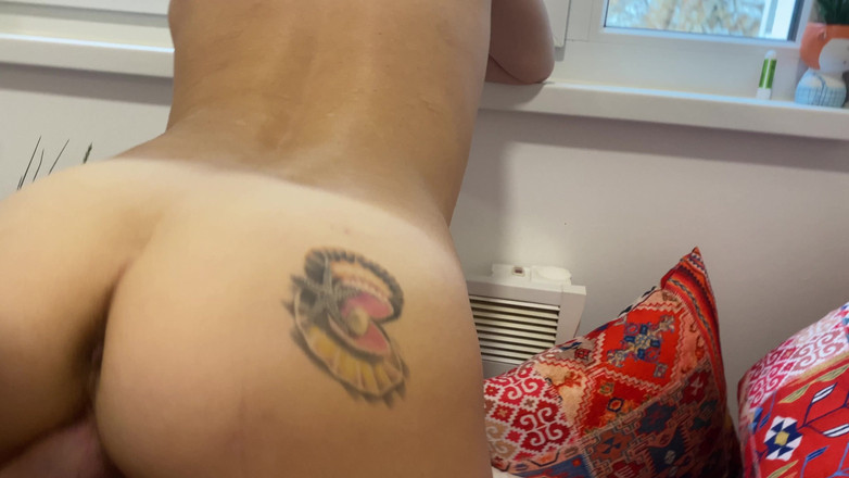 Hairy couple: Ignoruje telefon a vyvrcholení uvnitř kundičky, zvuk zapnutý