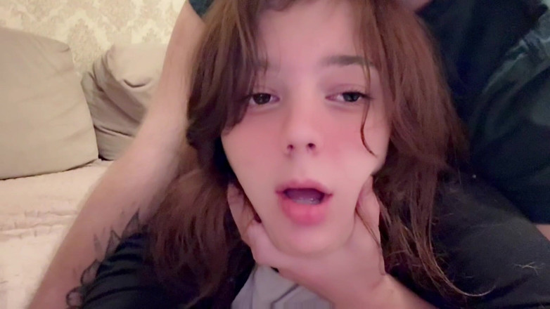 Dolly Sky: Linda hermanastra no puede tener suficiente de mi polla