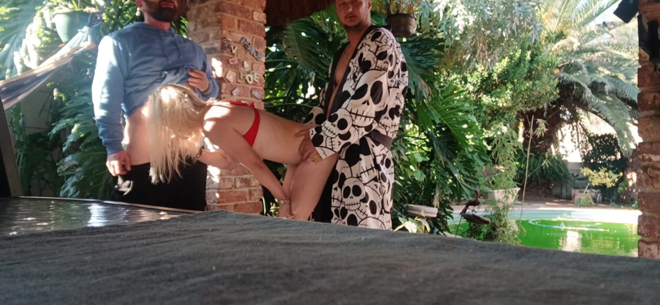 Bigjoefuckalott: Divertirsi in Giardino Biondo Succhiare Il Cazzo