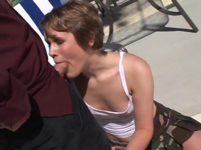 Butt Paradise: Une jolie fille se fait bouffer la chatte et baiser...
