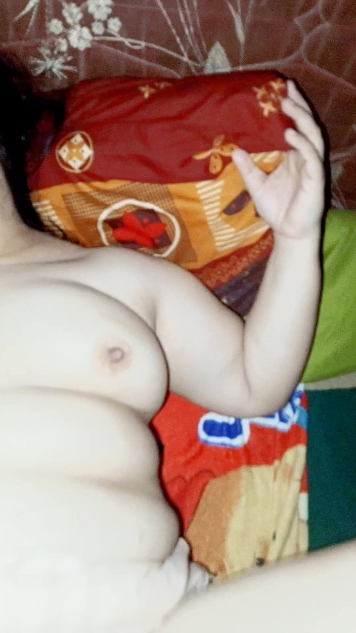 my_wife_chubby: Futându-mi vecina sexy și incitantă