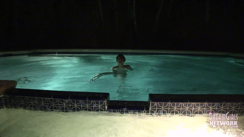 Dream Girls: Spring break slut goes wild after the club