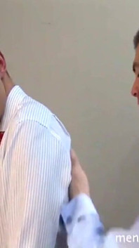 Dr. Richard Memeriksa Lucas
