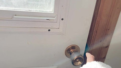 sweethanajapanese: 寒い天気の外でおしっこをする