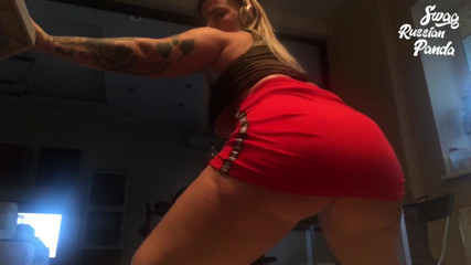 Swag Russian Panda: Pussy teasing during the twerk dance