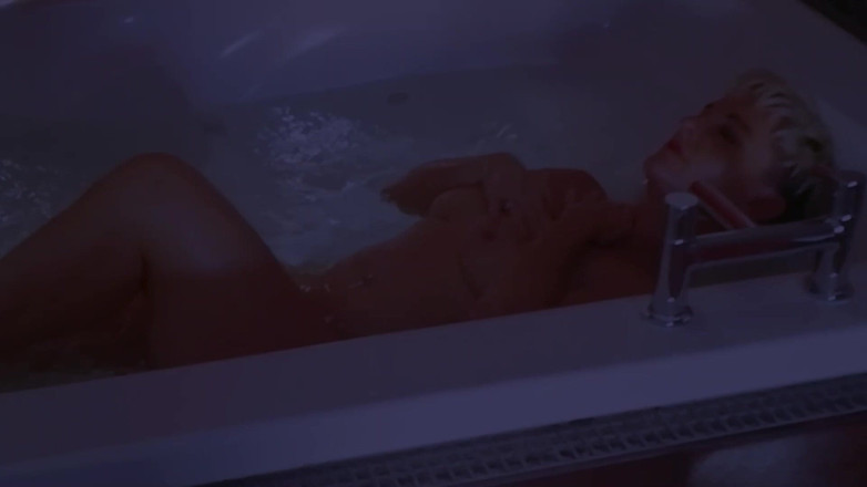 The adventures of Kylie Britain: Hạnh phúc ướt át của Kylie