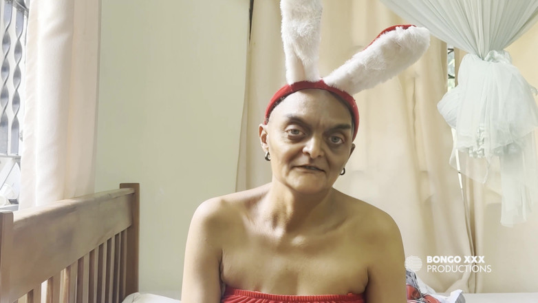 BongoXXX: Бабушка-сестренка носила ее рождественского зайчика как наряд, так что я могу трахнуть ее в ее задницу -[ai-сгенерированное]