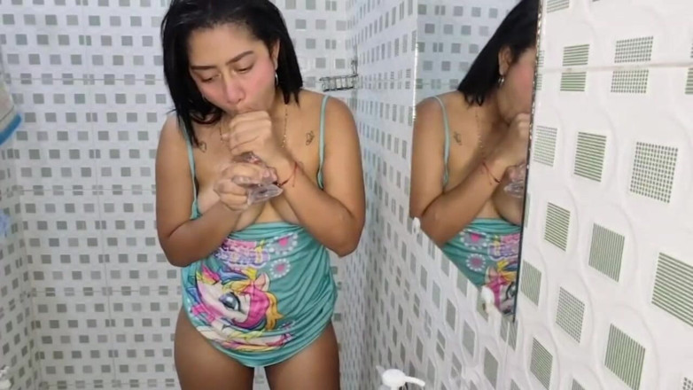 Bridney Star: Slut Gets Fucked, in Her Stepbrother's Bathroom Secretly