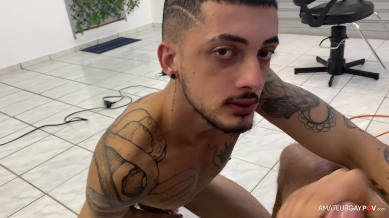 Amateur Gay POV: aaraam se baal katvaane