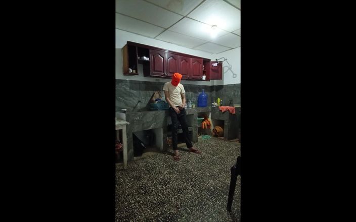 Goky: La matrigna lo solleva senza toccarla