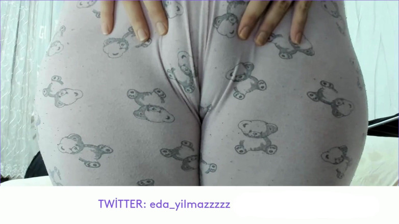 turk_milf_porno: Camel toe- camel toe- cameltoe- Turkse milf- Turkse porno- pyjama-...