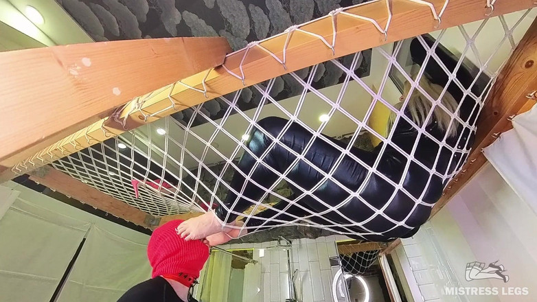 Mistress Legs: Hamak tanrıçasına tapma bölüm 1 - bakış açısı ayak emiyor ve ayaklarımın...