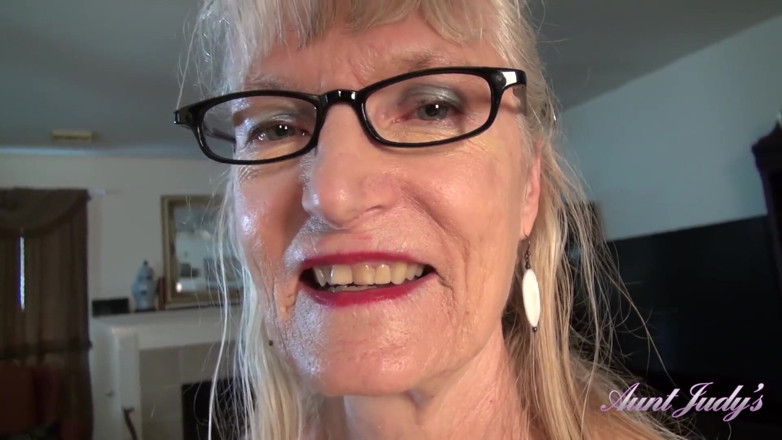 Aunt Judy's: AuntJudys - 69살 텍사스 아마추어 GILF Diane 개인 비서