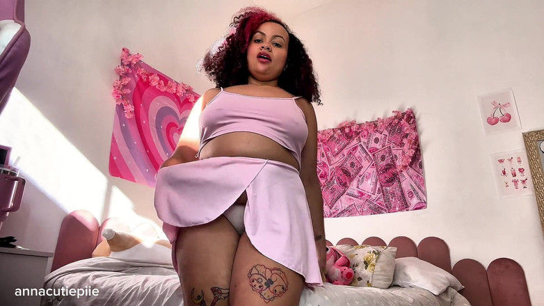 Cutiepiie Chubby: Dominazione scoreggia punto di vista e adorazione del culo in...