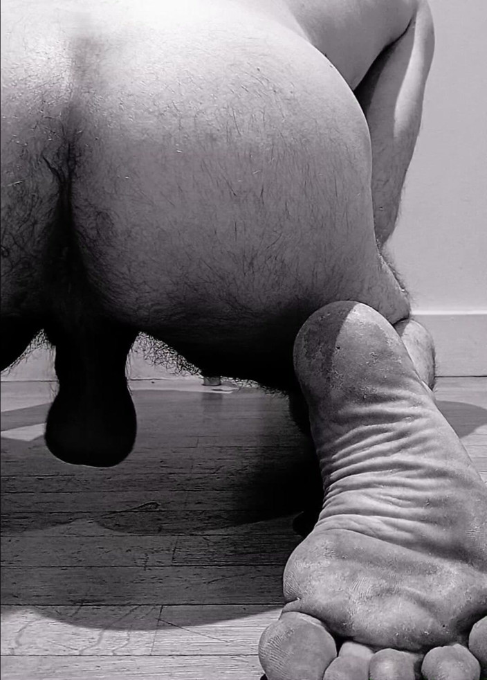 Pft: Close dos meus pés e bunda, nua brincando com meu...