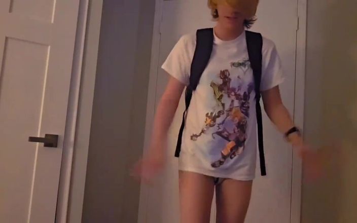 Kinkytwinkpamps: Twink trễ giờ học không mặc quần
