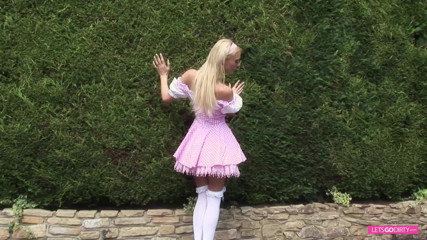 Onlyvids: Orgie cosplay neukpartij met blonde teef en brunette tweeling