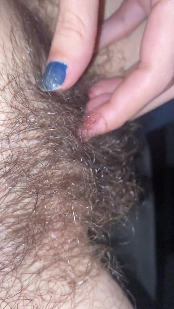 Cuteblonde666: Hairy pussy closeup