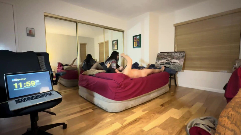 SquishMallow3328: 2025년 마지막 섹스와 2026년 첫 섹스