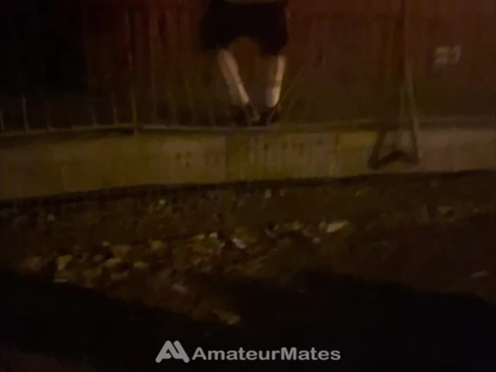 AmateurMates: Ragazzo Etero Ha Osato Mostrare Il Suo Grosso Culo Liscio...