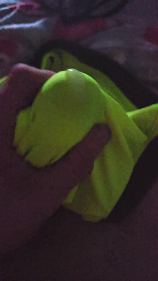 Michael Moore: Yeşil nike pro spor sutyenine boşalmama yardım etmek için üvey kız...