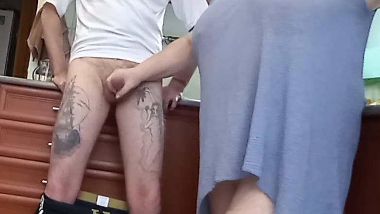 Zona901: I love when a bitch jerks off my dick
