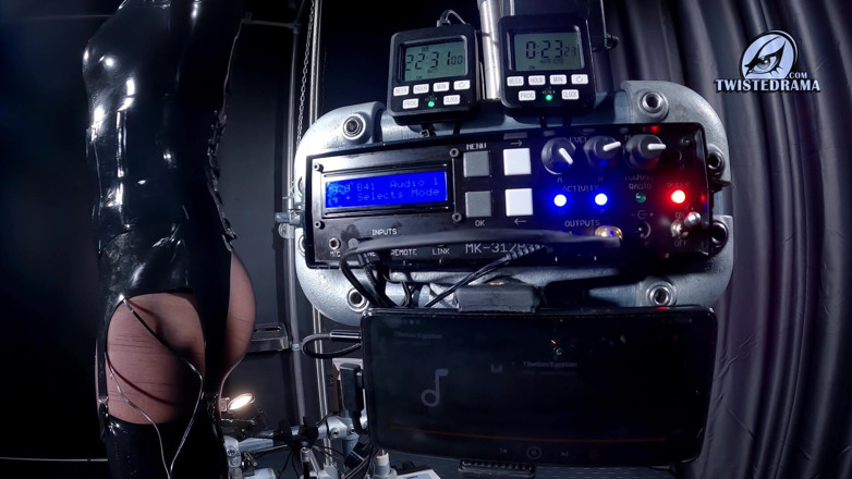 Twistedrama: Kira Self-bondaj