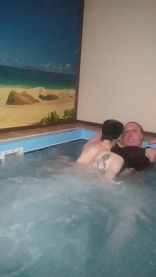 VivianDimondBBW: 핑거, 그 자지를 빨고 내 가슴에 사정할 때까지 젖탱이 따먹기