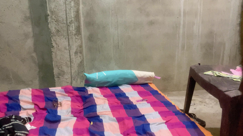 Tiyana: Bâillonnement profond et baise avec la bouche