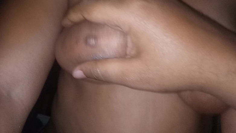 DFLOW69: Twerking y fuerte cumming encima de él