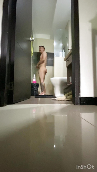 Tomas Styl: Znovu nahrávám svého nevlastního bratra, když se koupe a neuvědomí...