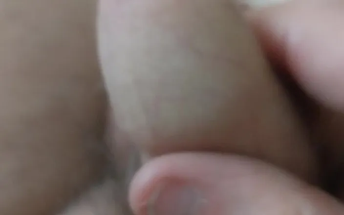 Cindy Belfast: Gorgeous Girlcock Exploding Cumshot