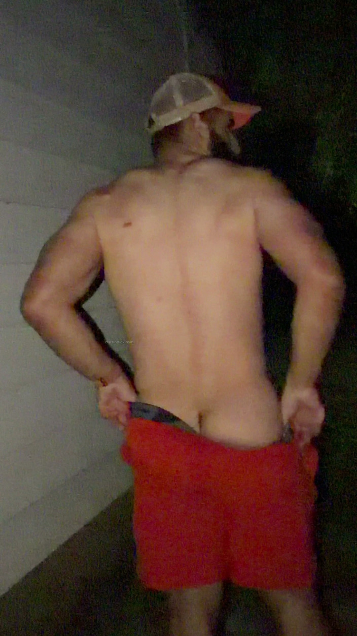 mascbeef95: Muscle Cub Cigar and Cum Outdoors