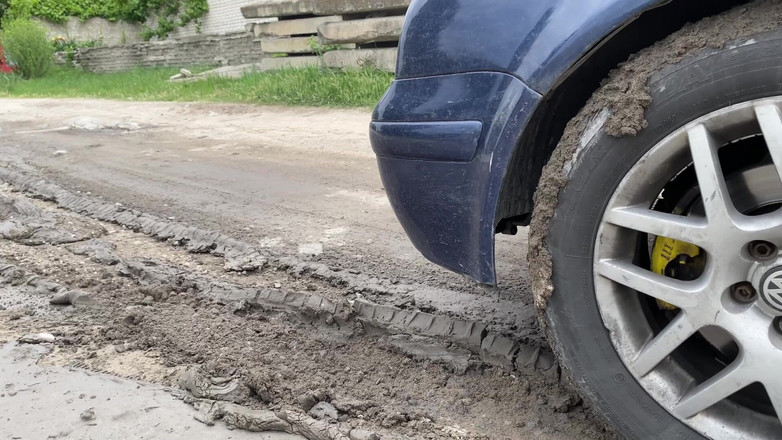 HotPrincessUA: Terjebak di cranking lumpur - pedal tumit memompa untuk handjob & sepong...