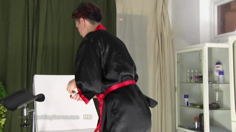 Spanking Server: Amber pussy whip