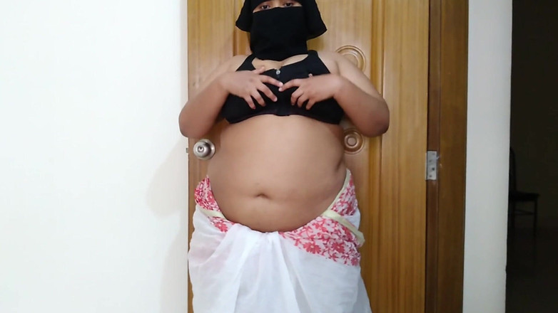 Aria Mia: Bhabhi与deva提供免费性爱