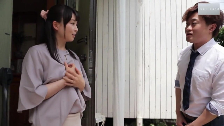 JAV Cosplay: Une Asiatique allaite