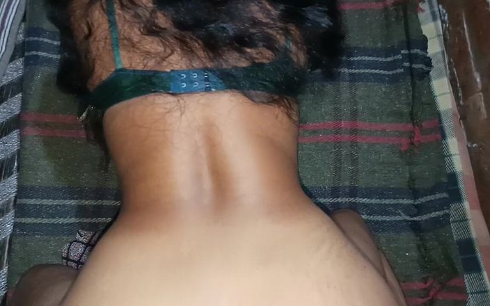 Desi bhabhi soma kour: Cunhado aproveitou para ver apenas a cunhada 1