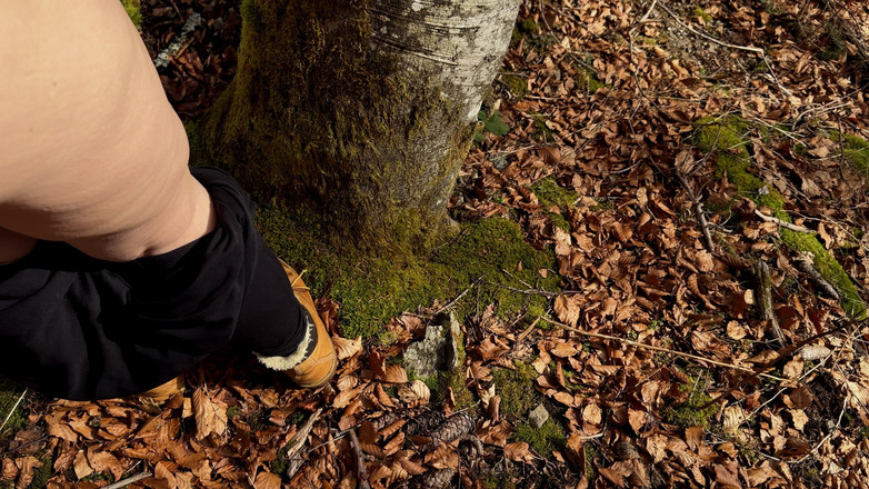 SlipCouple: Buitenshuis bosplezier - natte aftrekbeurt, diepe pijpbeurt en risicovolle neukpartij op...